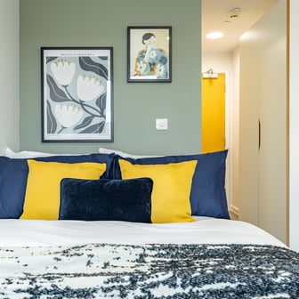 Platinum En Suite - Image 2